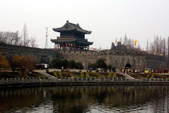 ȫ���ص����ﱣ����λ�����ݳ�ǽ