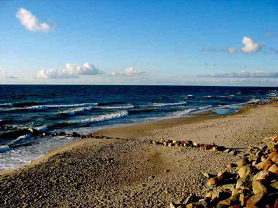 ���˹ɳ����λ�ڲ��޵ĺ��ذ���һ��ɳ�ޣ������˹к���벨�޵ĺ��ֿ�