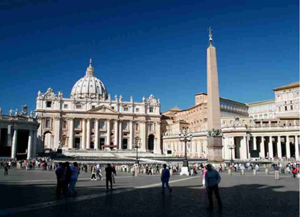 ʥ�˵ñ���������300�������ʷ���ڶ���˹��ʷ�ϣ�ʥ�˵ñ���һ��Ӣ�۵ĳ���