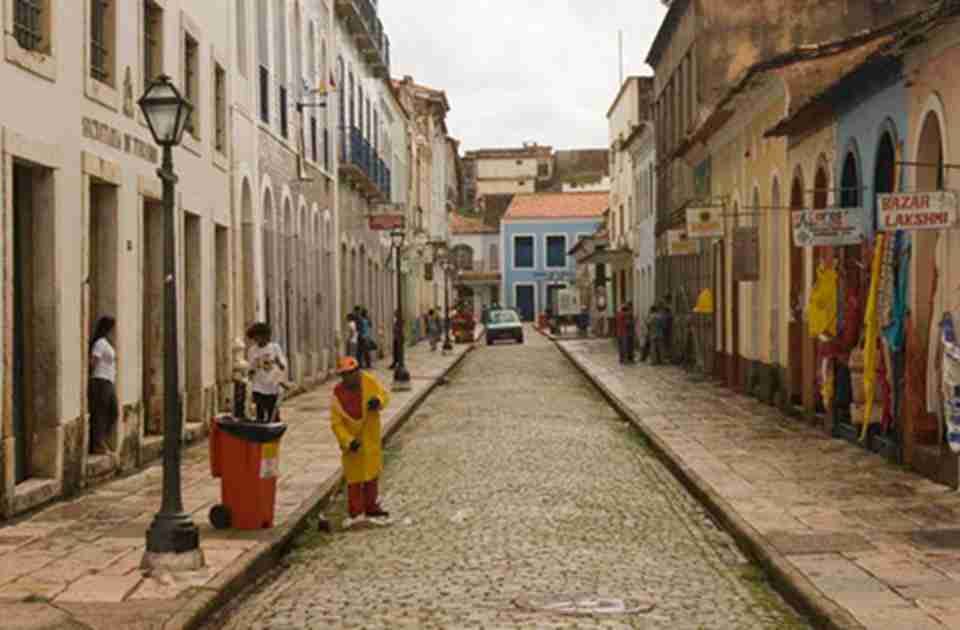 ʥ·��˹��ʷ����λ�ڰ��������᰺��