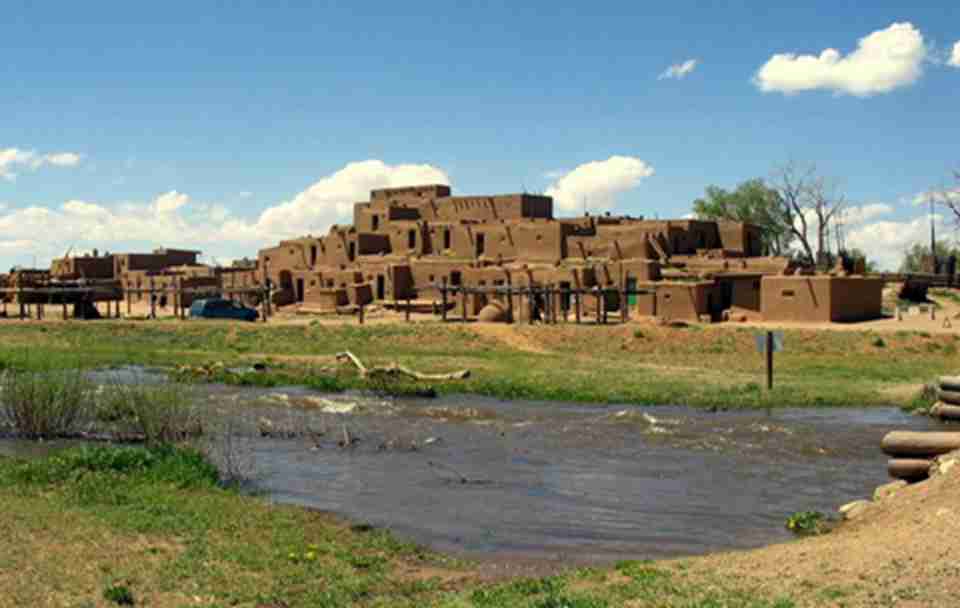 ��˹ӡ�ڰ���λ��������¸����º�һ��С֧����Ͽ����