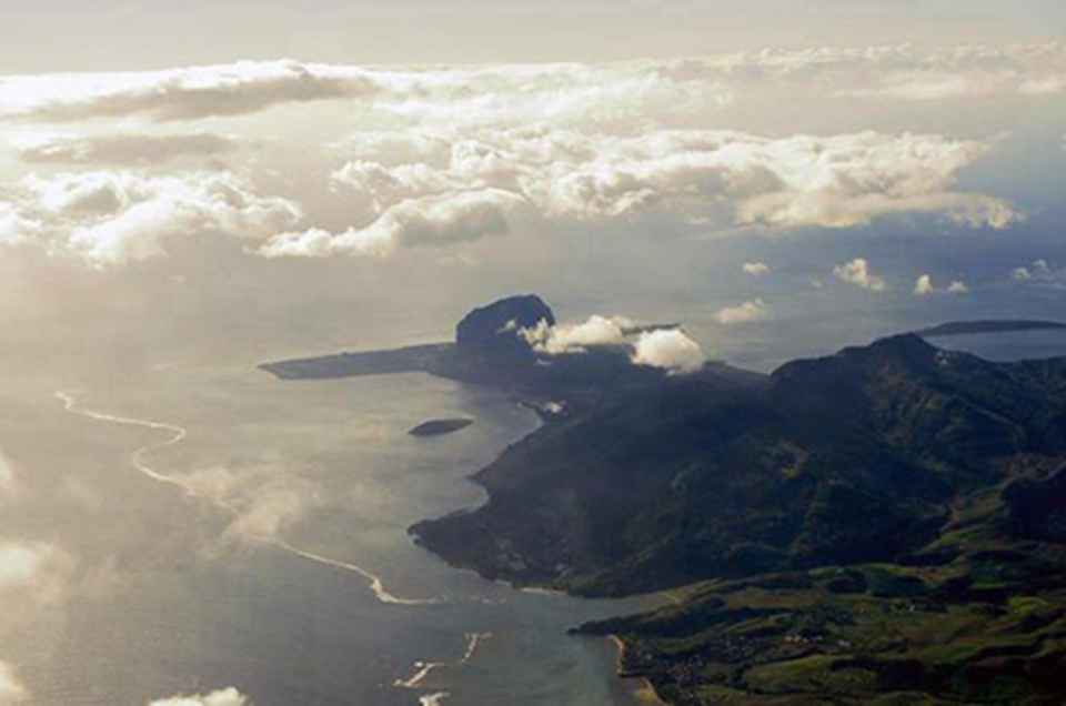 Ī��ɽ�Ļ����ۣ�λ��ë����˹���ϲ�