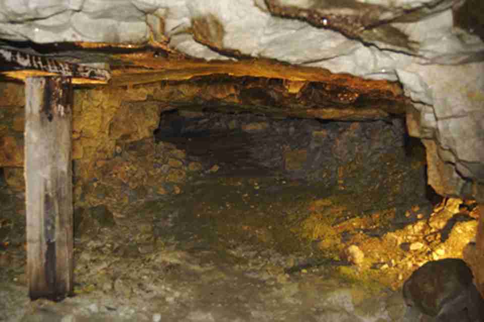 ˹ƤҮ����ʯ��ʱ������ʯ�������100�๫��