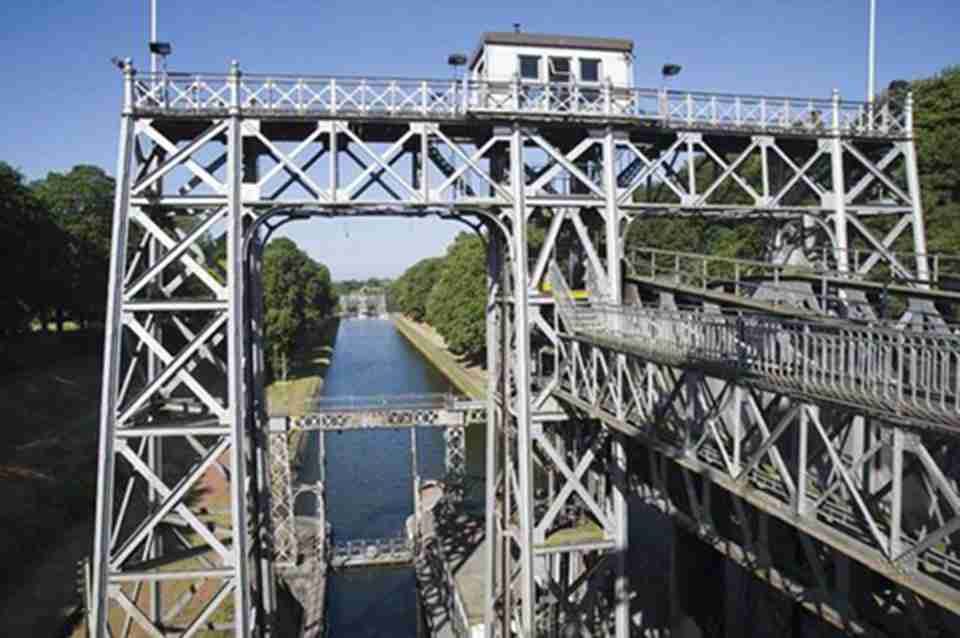 ������Һѹ�����������ռ�ˮƽ�Ĺ�ҵ����