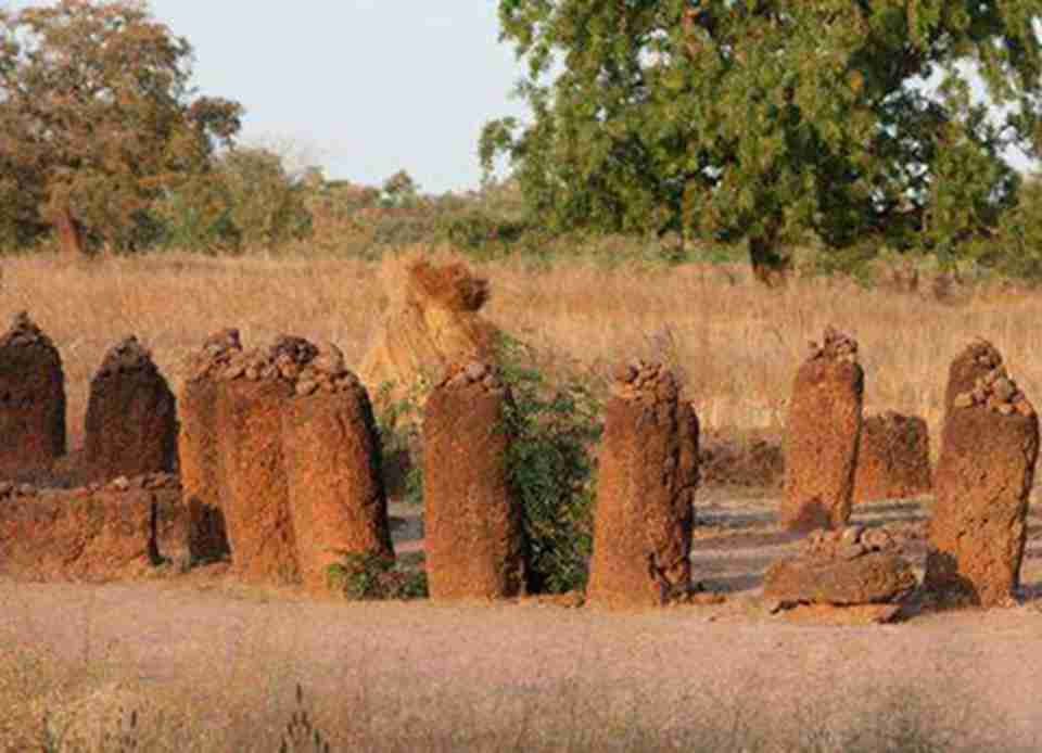 ���ڸԱ���ʯȦ��ַ����ʯȦ�Ĳ��ֺ�����ʯȦ����ͬ