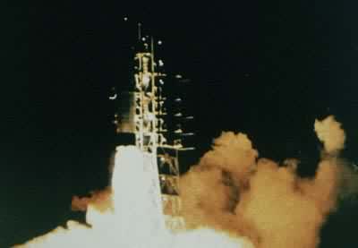 �������족1�����Ƿ��䣨1970��4��24�գ�