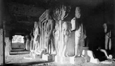 ��٤����