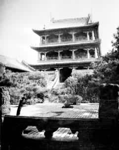 �����ʹ����¥