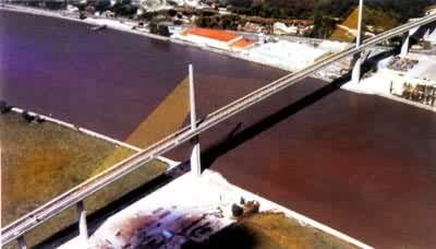 ����������ګ�ţ�����320�ף�Ϊ��·����ʽ����������б���ţ�1977�꽨��