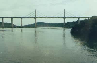 ������ˮ���ţ�Ŀǰ���޿�����96�ף�����·ԤӦ��������б���ţ�1981�꽨��