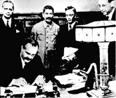 �յ»����ַ���Լ��Ī˹��ǩ�֣�1939.8��