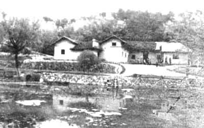 ��ɽ��-ë�󶫵Ĺʾ�